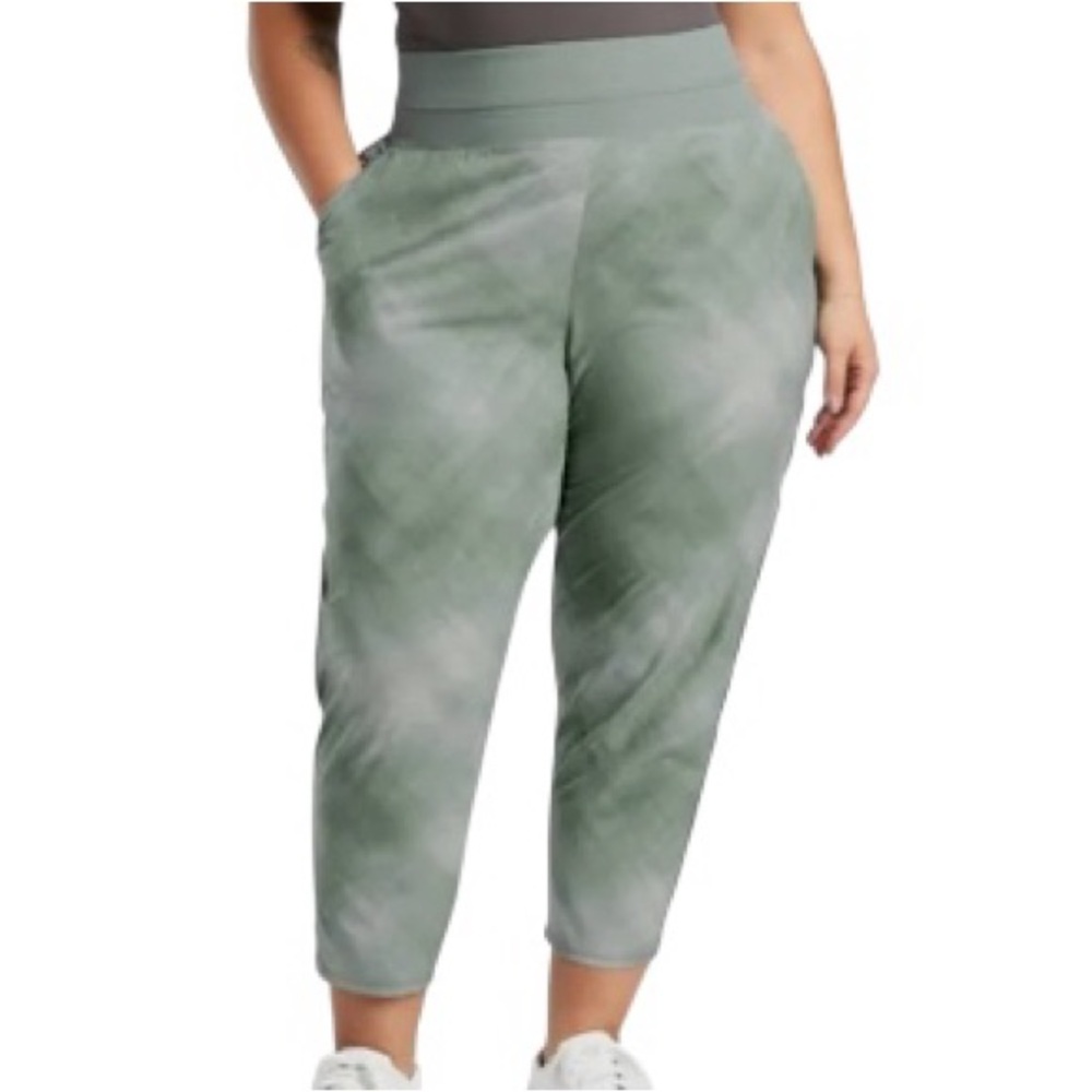 NWT Athleta “Nolita” Slim Tapered Crop Pant-Size 22